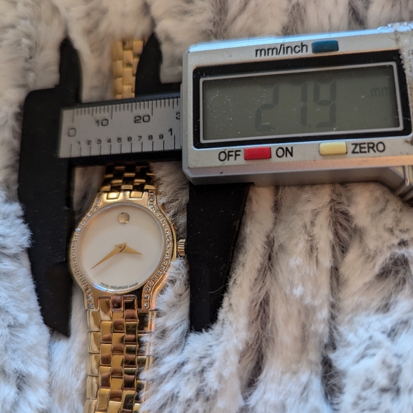 Movado Watch Womens Diamond and Gold - Picture 13 of 14